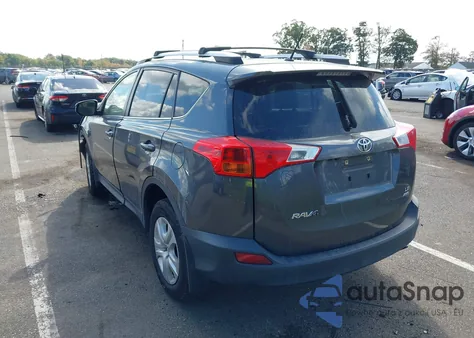 2015 Toyota Rav4 Le z USA, uszkodzony, nr VIN JTMBFREV5FD156245